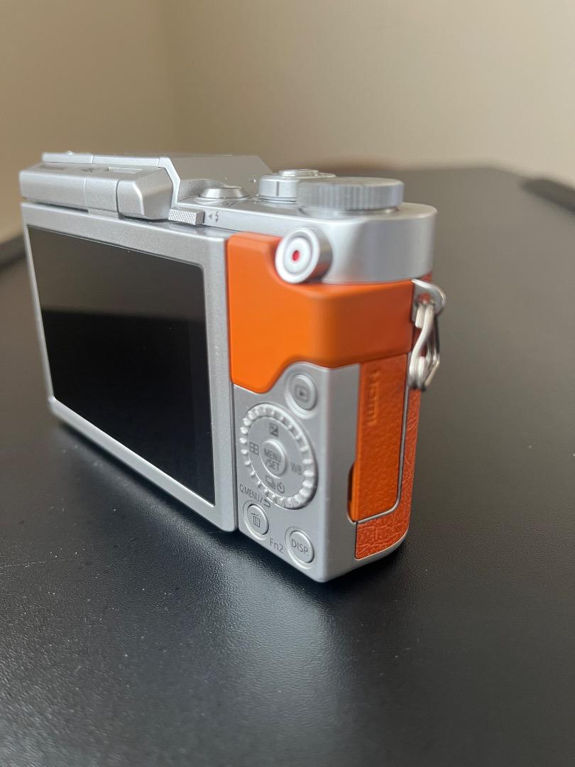 Panasonic LUMIX G DC-GF10W デジタル一眼　ダブルレンズ