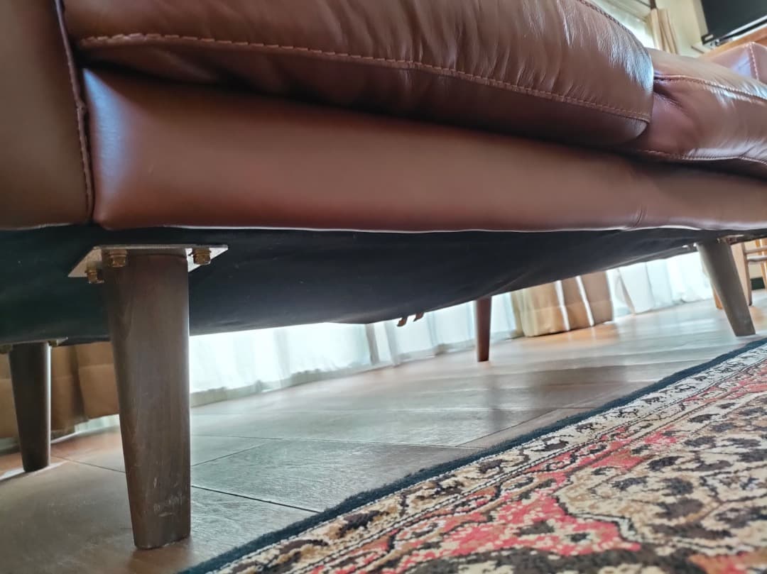 モルン ２人掛けレザーソファー