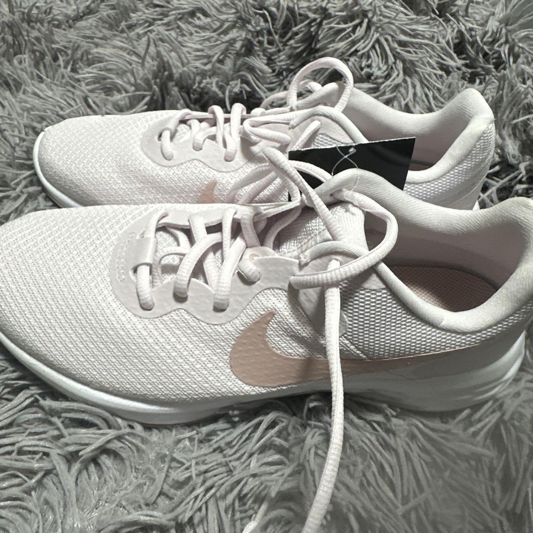 Nike ピンク ランニングシューズ DC3729-500