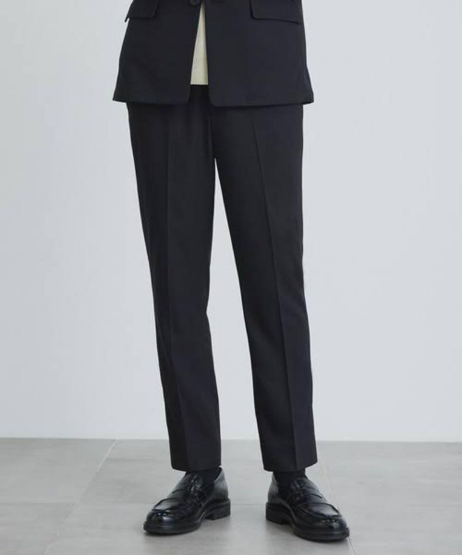極 エバークリーススリムテーパードスラックス