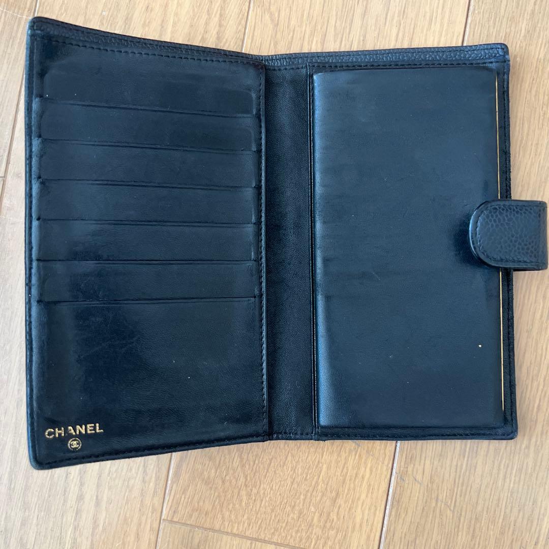 CHANEL キャビアスキン長財布