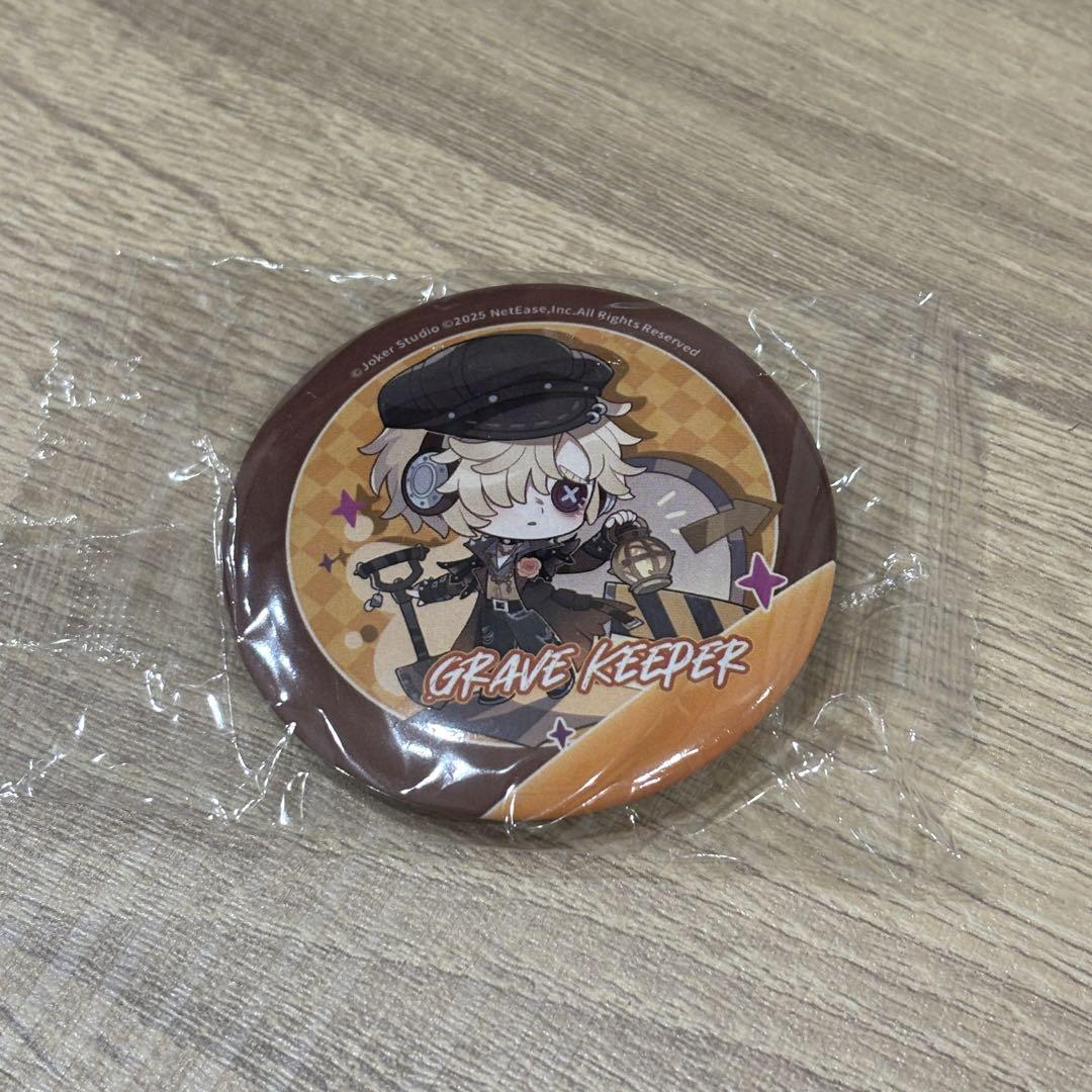identityV】墓守 缶バッジ 第五人格 夏季IJL 特典 - メルカリ