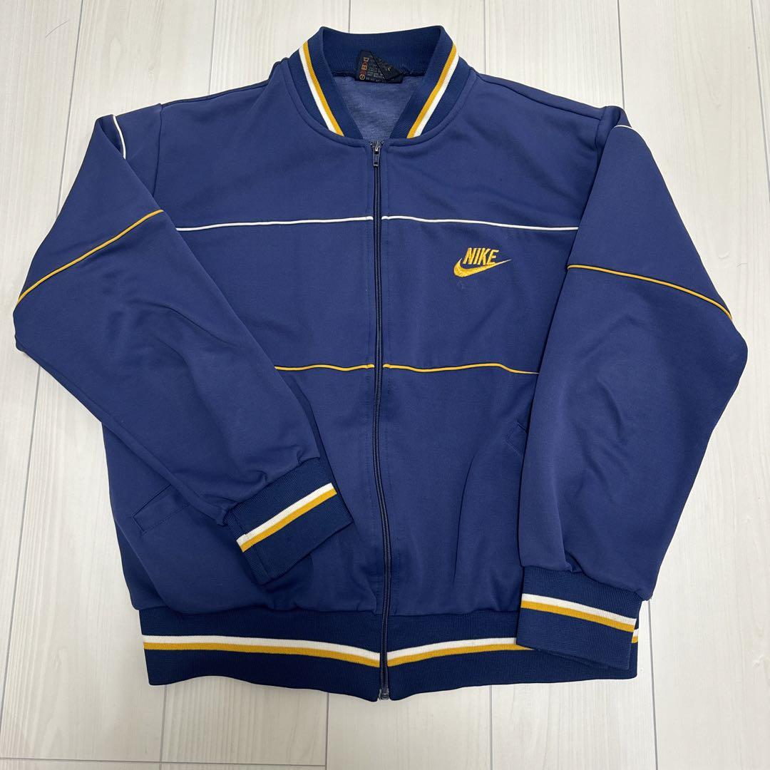 NIKE トラックジャケット