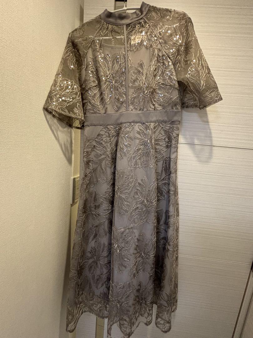 LEJA スパンコール花柄ハイネックAラインワンピースドレス