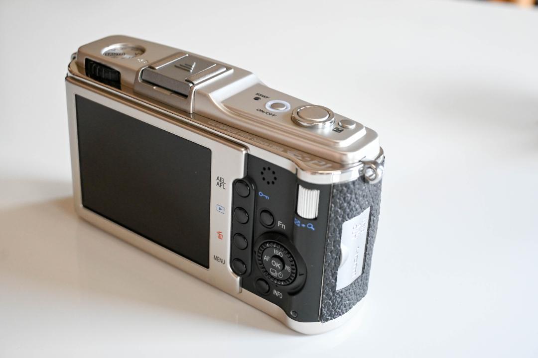 OLYMPUS PEN E-P1 美品
