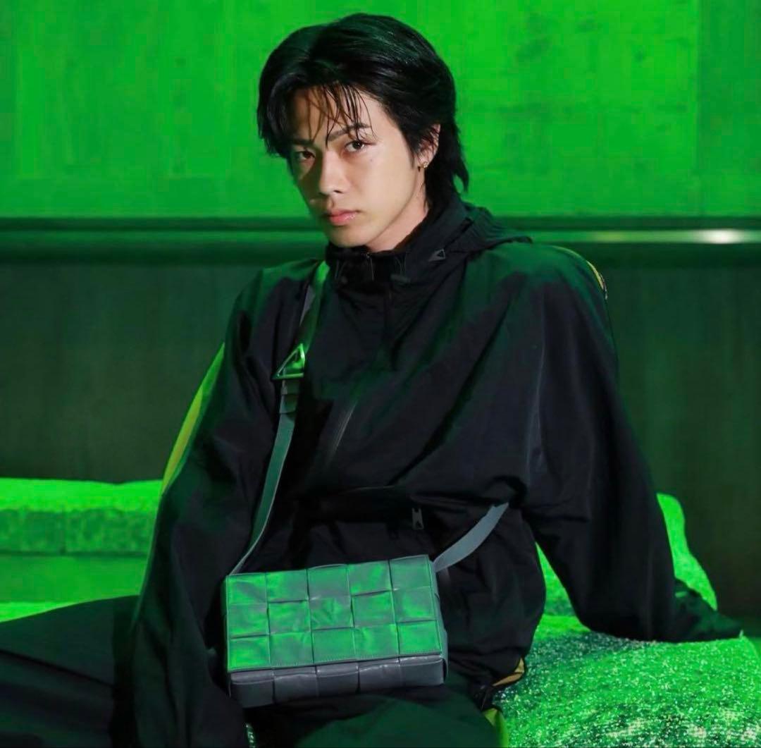 Bottega Veneta ナイロンジャケット サイドジップ トラヴィス着用 Bottega Veneta ナイロンジャケット サイドジップ トラヴィス着用