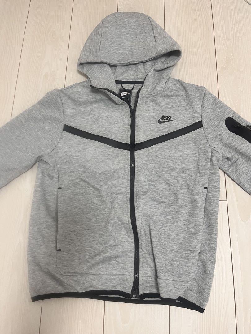 NIKE テックフリース　グレー　Mサイズ　現行モデル NIKEテックフリース グレー Mサイズ - メルカリ