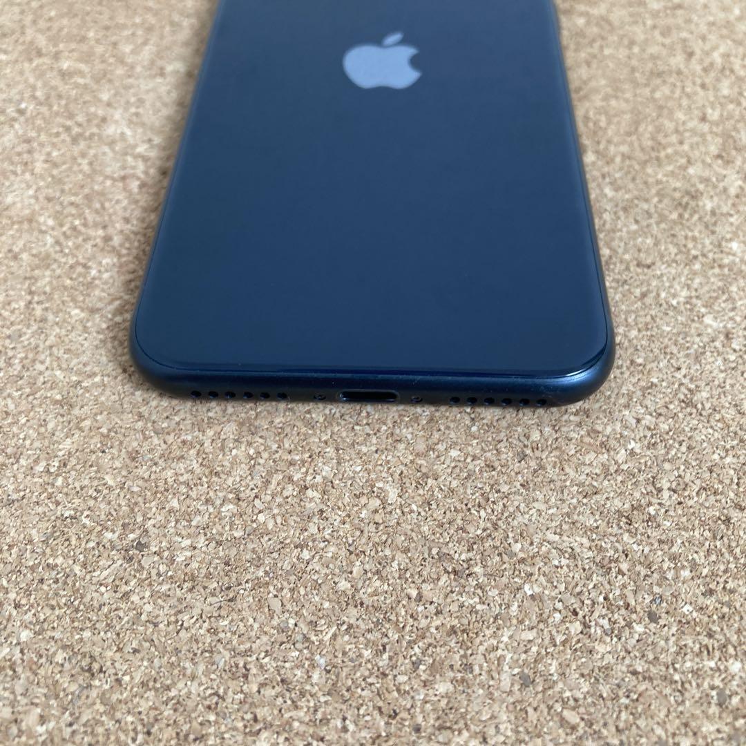 2046【早い者勝ち】電池新品☆iPhoneSE3 64GB SIMフリー