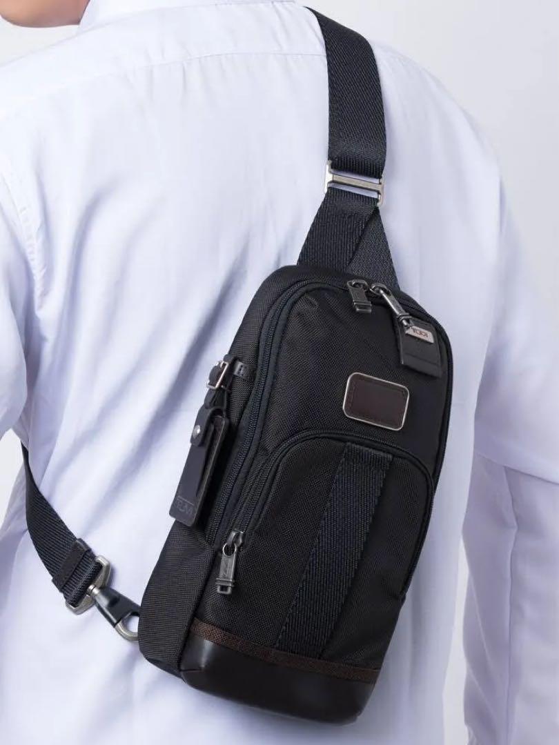 極美品 TUMI トゥミ ボディバッグ スリング 斜め掛けバッグ ネイビー 紺