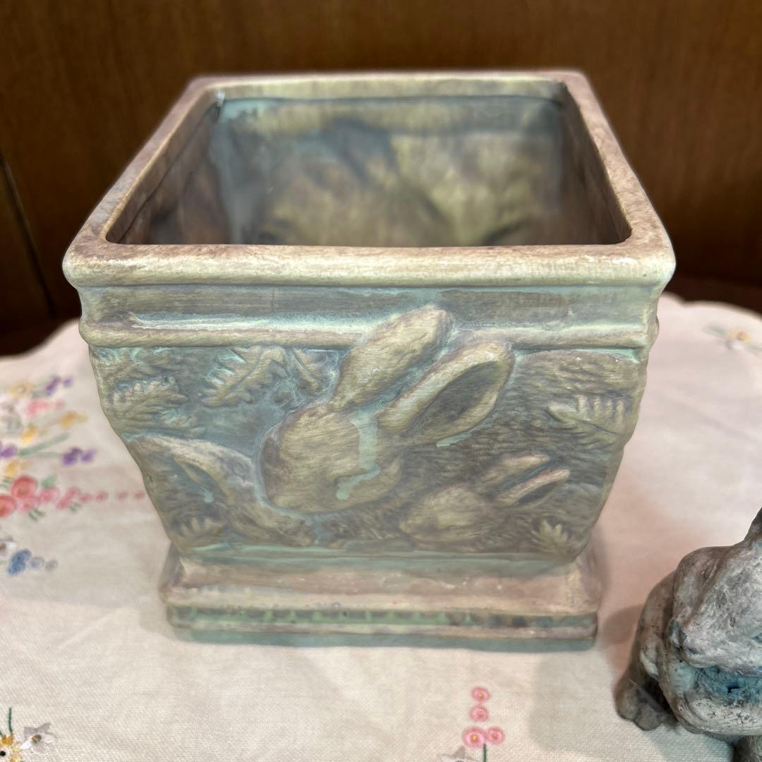 うさぎの親子エンボス陶器鉢カバーアンティークタッチベージュケーントッパー付き