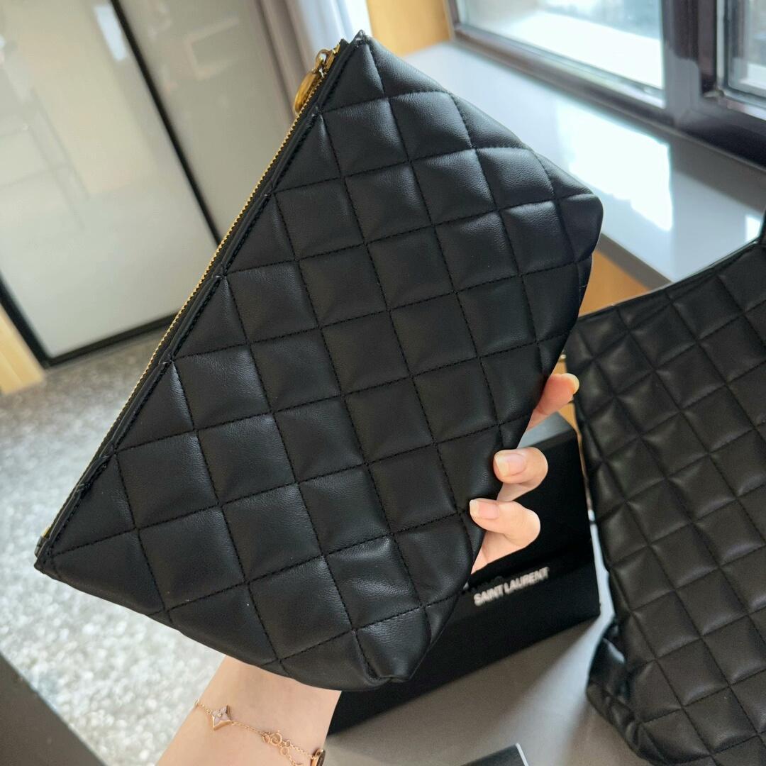 Yves Saint Laurent ブラック ハンドバッグ