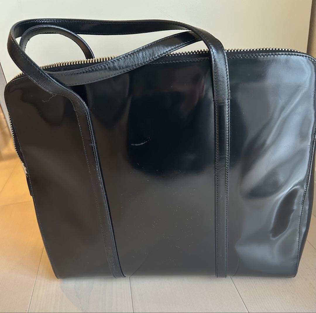 PRADA プラダ パテントレザー トートバッグ ハンドバッグ ロゴ型押し 黒