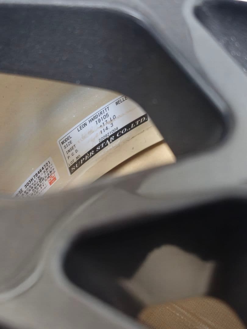 レオンハルト WELLE 19インチ ホイール 美品 深リム 114.3 レオンハルト WELLE 19インチ ホイール 美品 深リム 114.3
