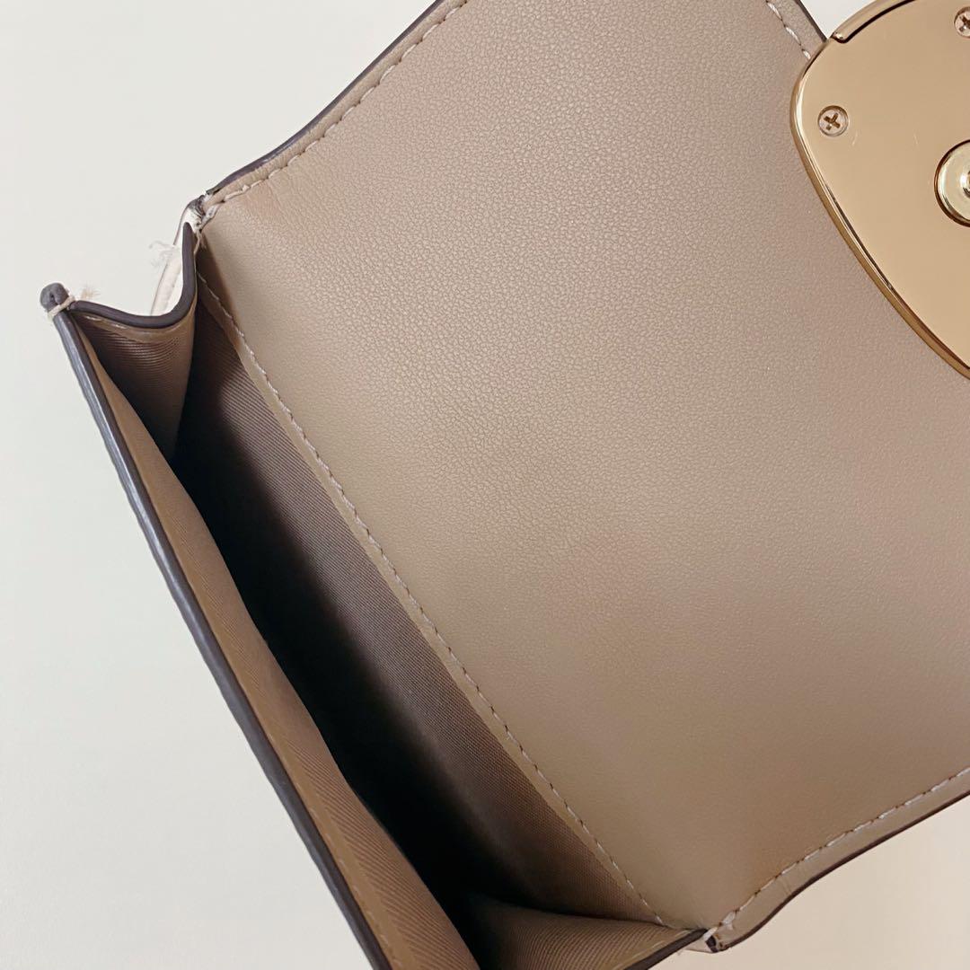【大人気！】COACHコーチ★二つ折り財布★メタルロゴ★シグネチャー★ホワイト白