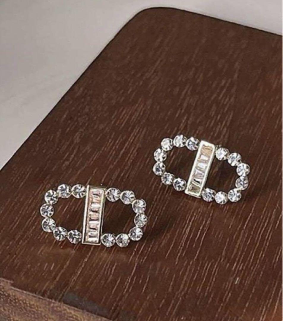 可愛いデザイン♡【DIOR】ピアス 𝗔𝗿𝗶𝗸𝗮ˊ˗ | やっぱりやっぱり 買ってよかった♡かわいい