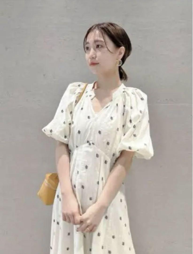 【美品】LilyBrown変形スリーブワンピース