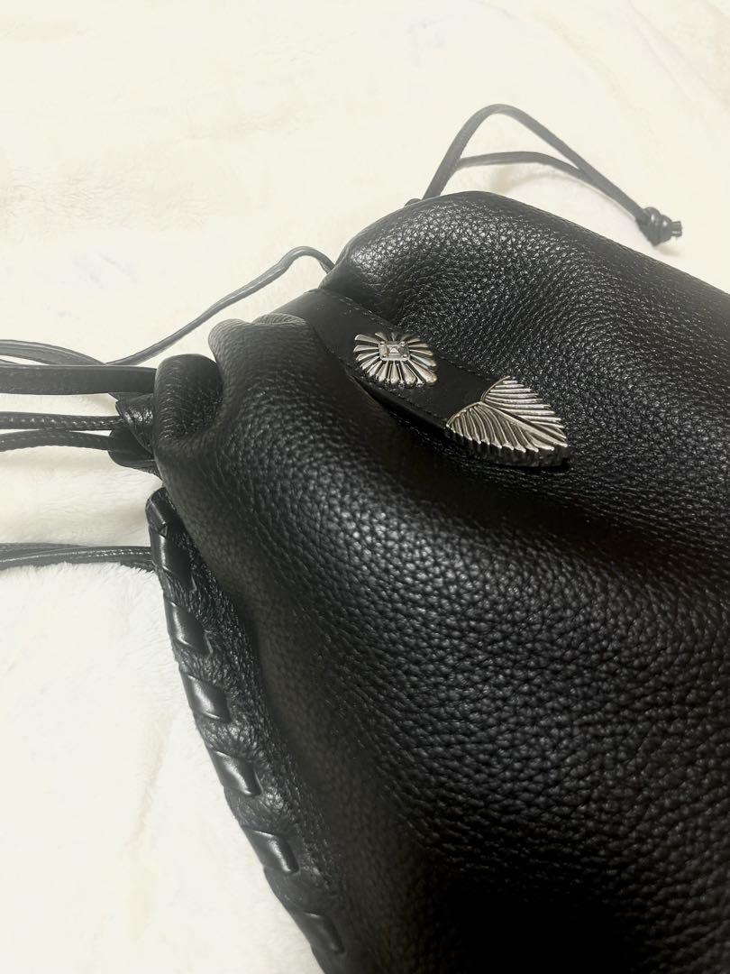 ear PAPILLONNER バックル巾着ショルダーバッグ 黒 Sサイズ ear PAPILLONNER バックル巾着ショルダーバッグ 黒 Sサイズ