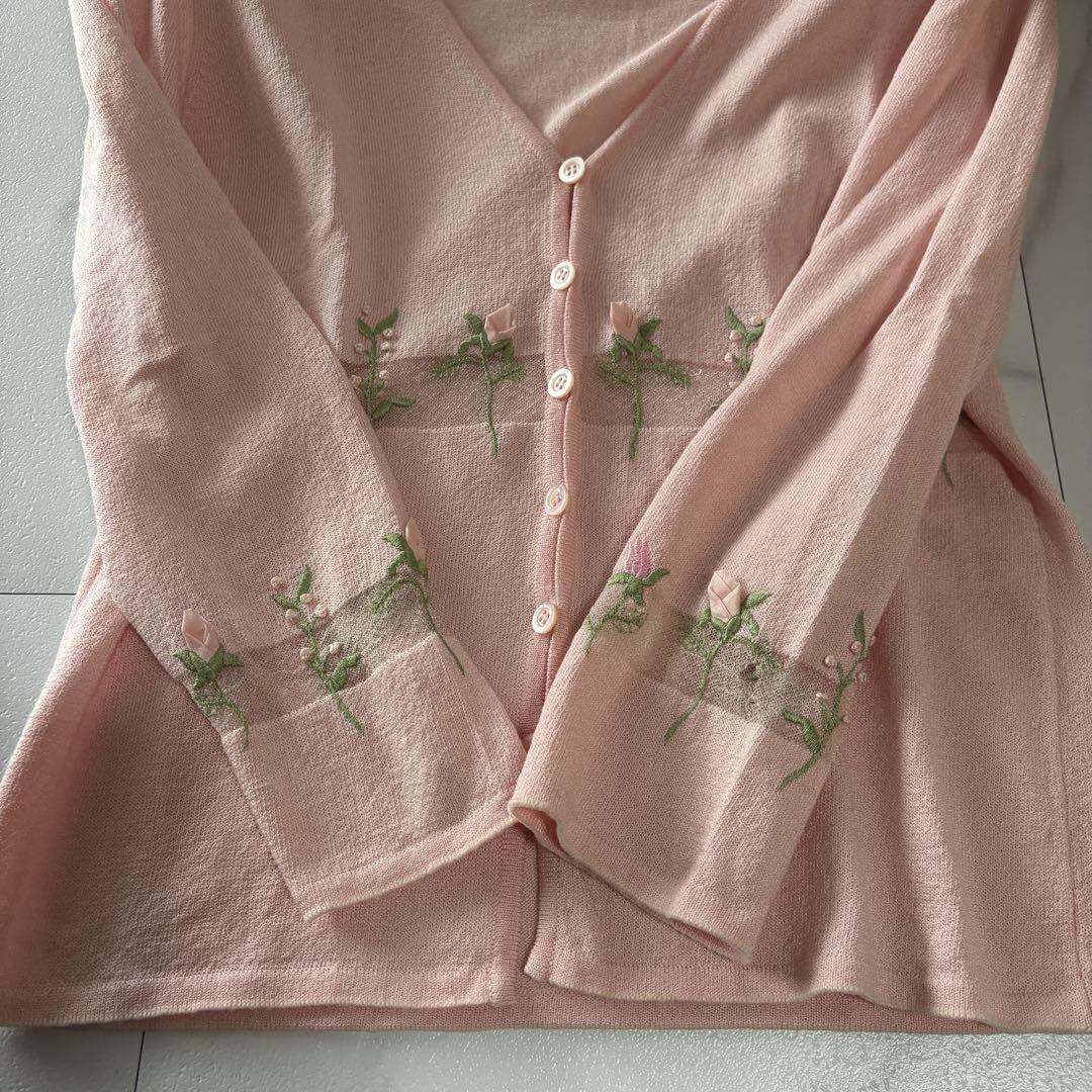 エスカーダ 花柄 刺繍 ピンク 長袖カーディガンとタンクトップ