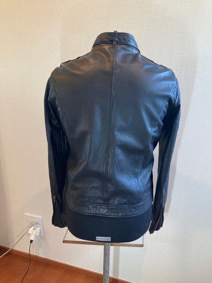 黒レザーシングルライダースジャケット