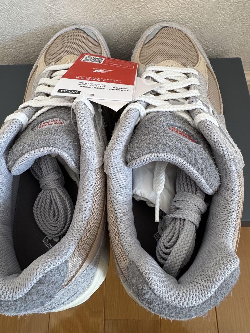 新品・未使用 New Balance 2002R 27cm