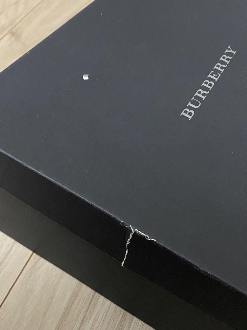 BURBERRY エナメルバッグ