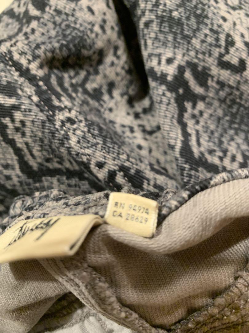 STUSSY スネークパターン ストレートデニム STUSSY スネークパターン ストレートデニム - メルカリ
