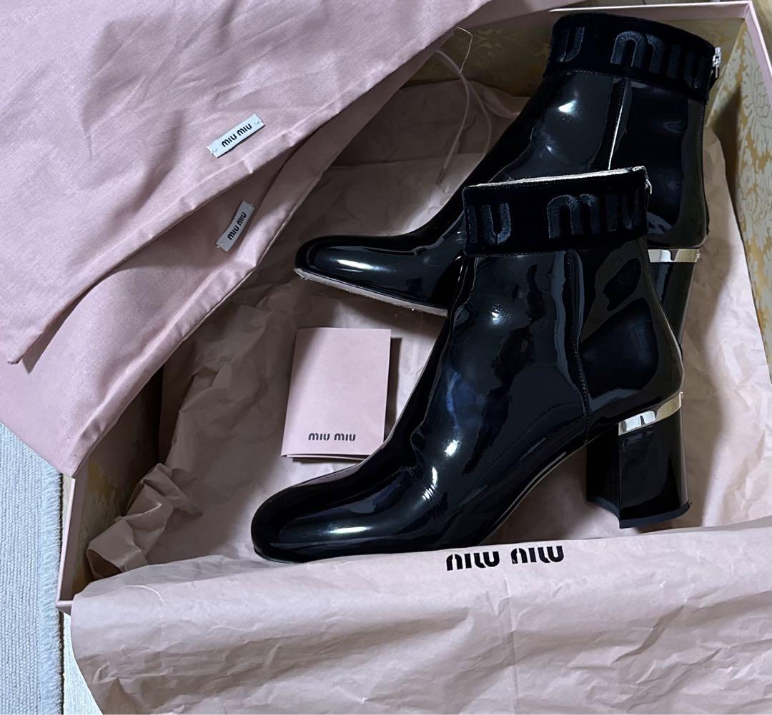 ミュウミュウ MIU MIU ブーツ ベロアロゴ付き
