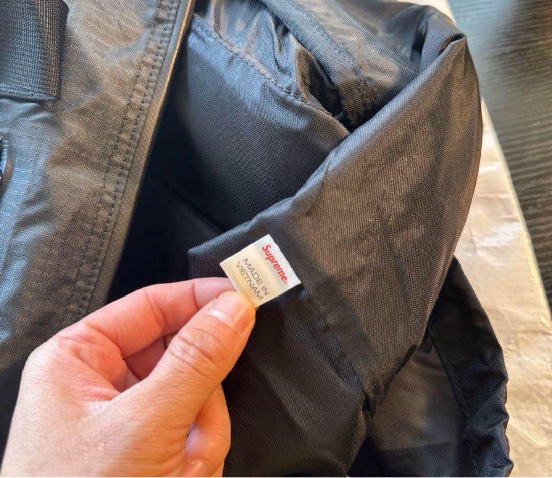 Supreme zip tote 21ss