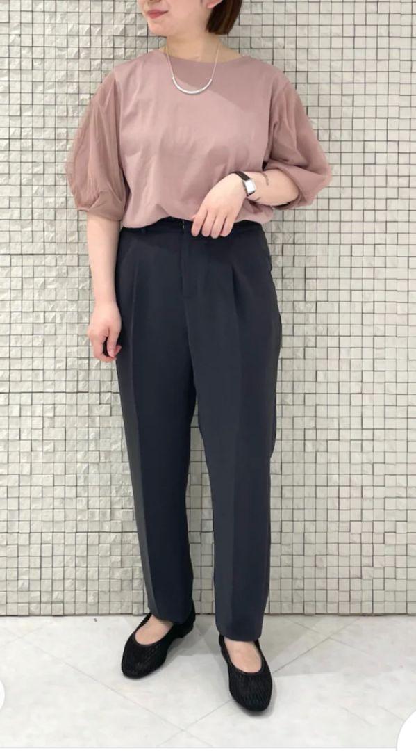 【極美品】INDIVI エフォートレス タック テーパード パンツ　ブラック L 極美品】INDIVI エフォートレス タック テーパード パンツ