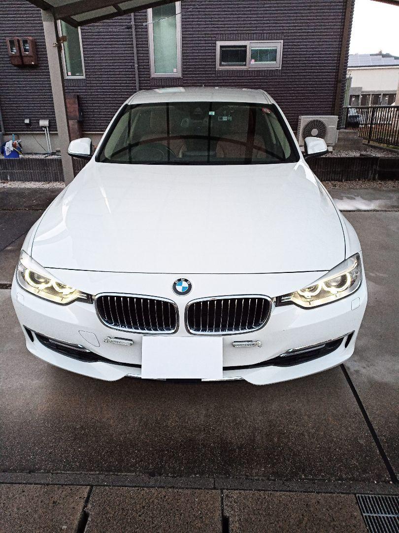 BMW 3シリーズ ホワイト セダン