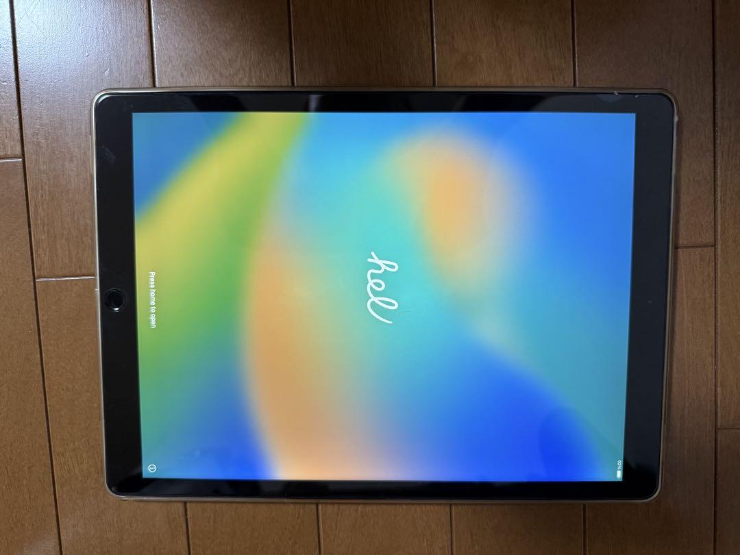 ※裏面に凹みあり　iPad Pro 12.9インチ　第1世代　シルバー