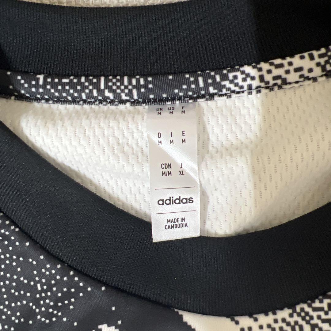 adidas ユベントス 23/24 プレマッチシャツ(ブラック×ホワイト