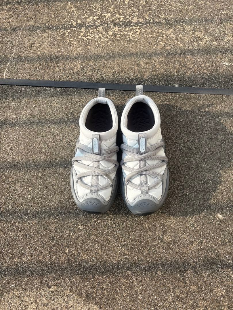 HOKA ONE ONE　ORA Primo ホワイト