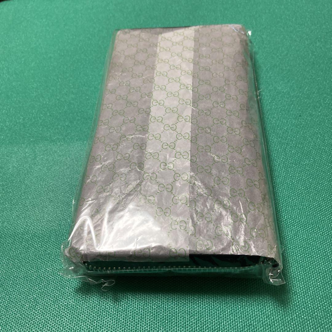 此方のサイトで2,2千円で購入したGUCCIのファスナー財布です。