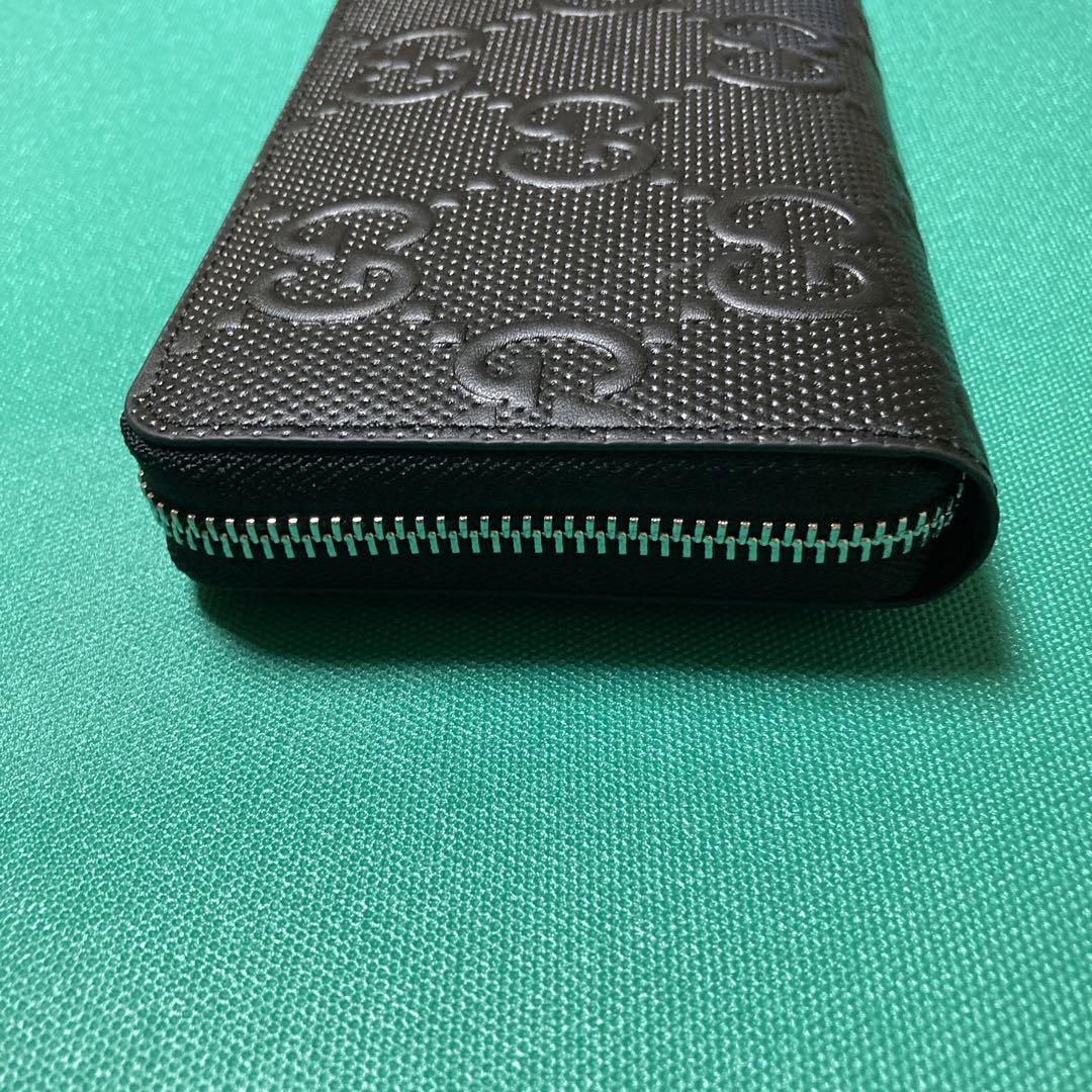 此方のサイトで2,2千円で購入したGUCCIのファスナー財布です。
