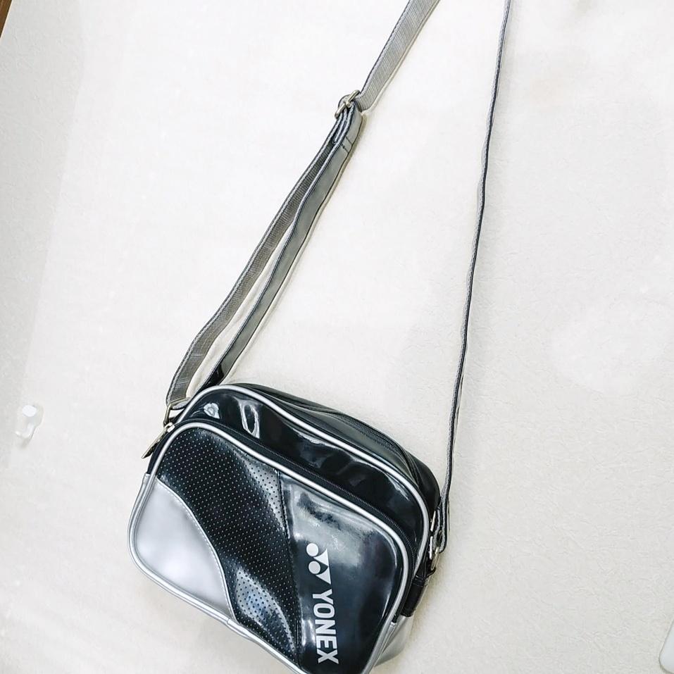YONEX エナメルバッグ ミニショルダー ペットボトルサイズ ネイビー