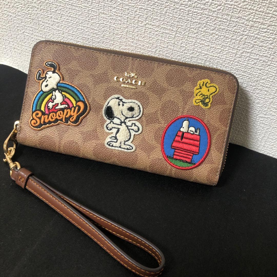 COACH スヌーピーコラボ企画 長財布