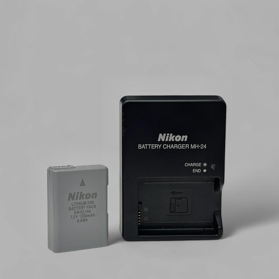 【美品】Nikon 一眼レフカメラ D5500 本体のみ