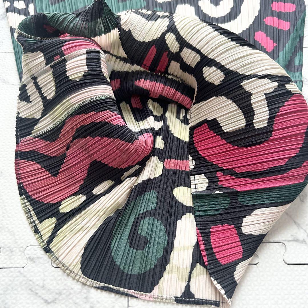 美品♡ プリーツプリーズ PLEATS PLEASE トップス 総柄 3 - メルカリ