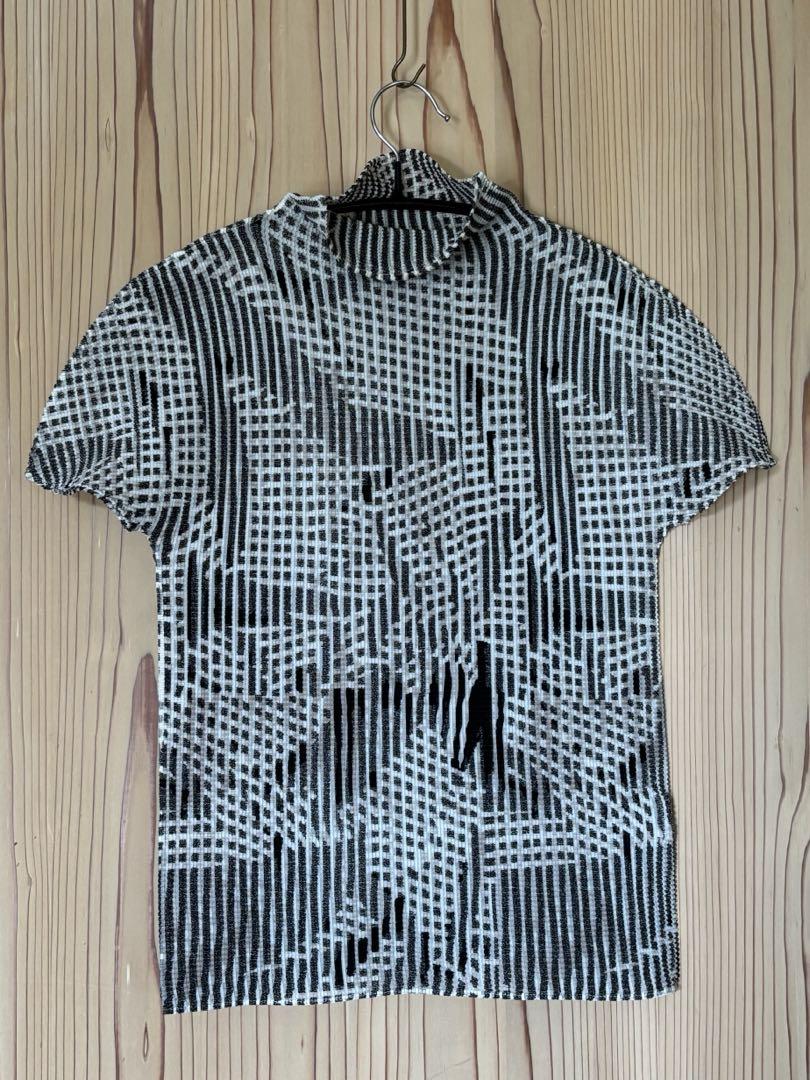 me by ISSEY MIYAKE タートル 半袖 me by ISSEY MIYAKE タートル 半袖 サンプル - メルカリ