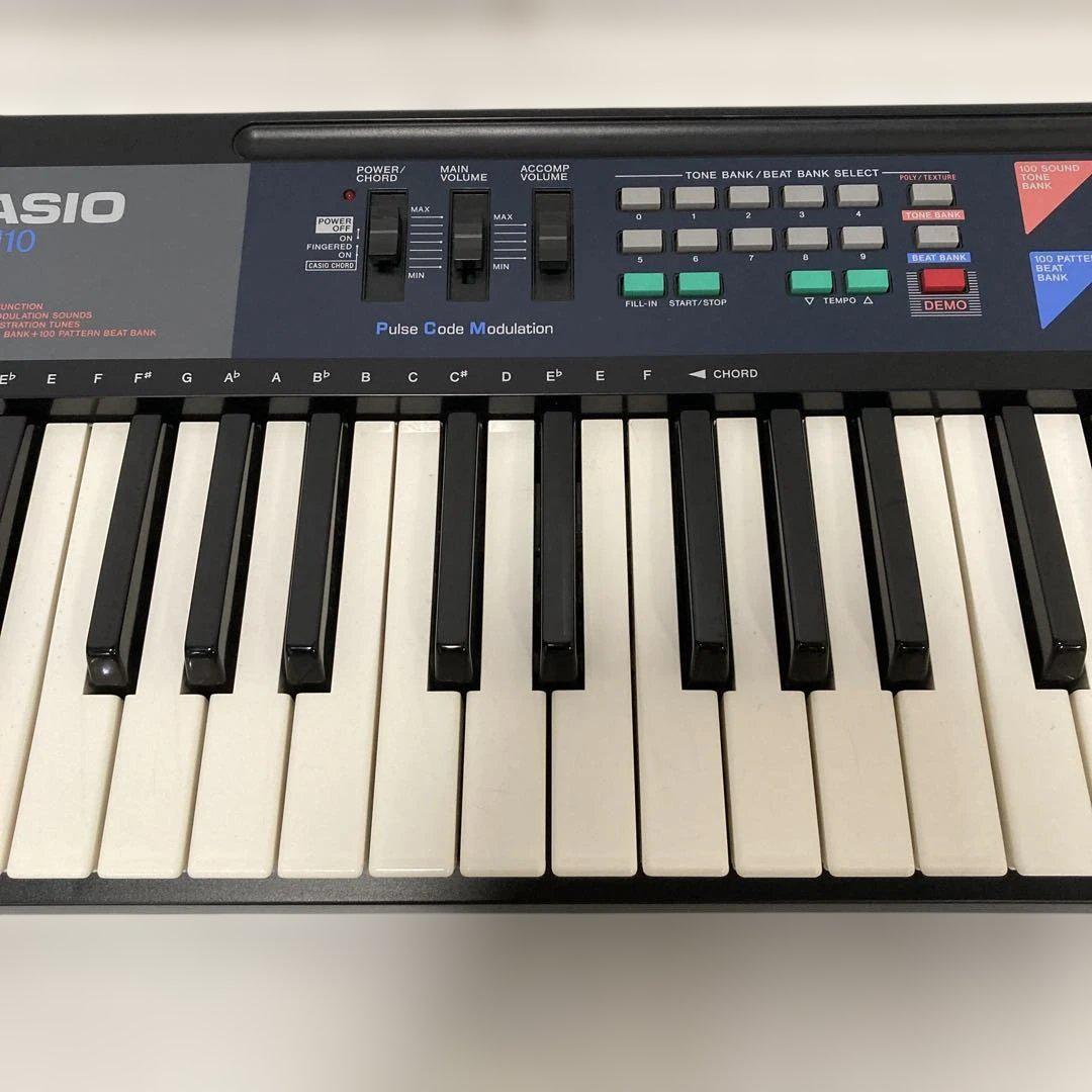 最終値下げ　CASIO 電子キーボード CA-110 ACアダプター付き CASIO 電子 キーボード CA-110 ACアダプター - メルカリ
