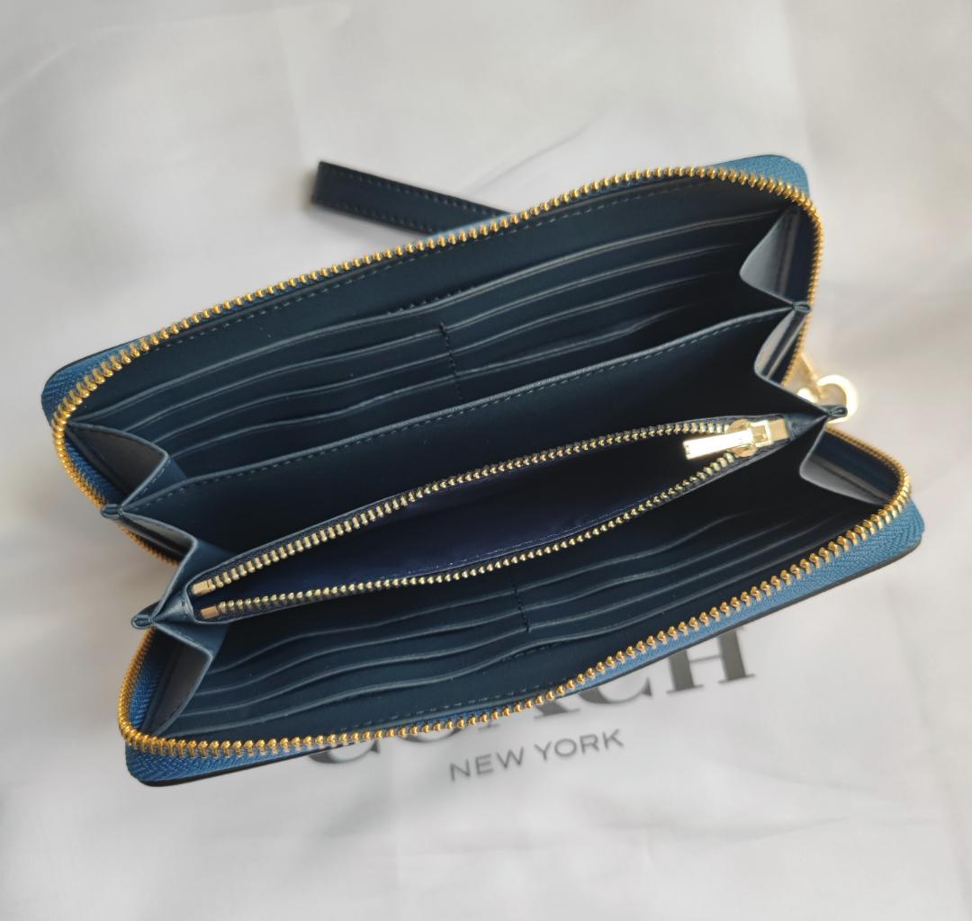COACH チェリー柄 長財布 未使用 COACH チェリー柄 長財布 未使用 - メルカリ