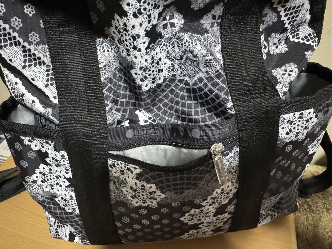 LESPORTSAC レース模様 ブラック・ホワイト リュック