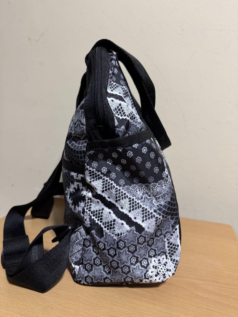 LESPORTSAC レース模様 ブラック・ホワイト リュック