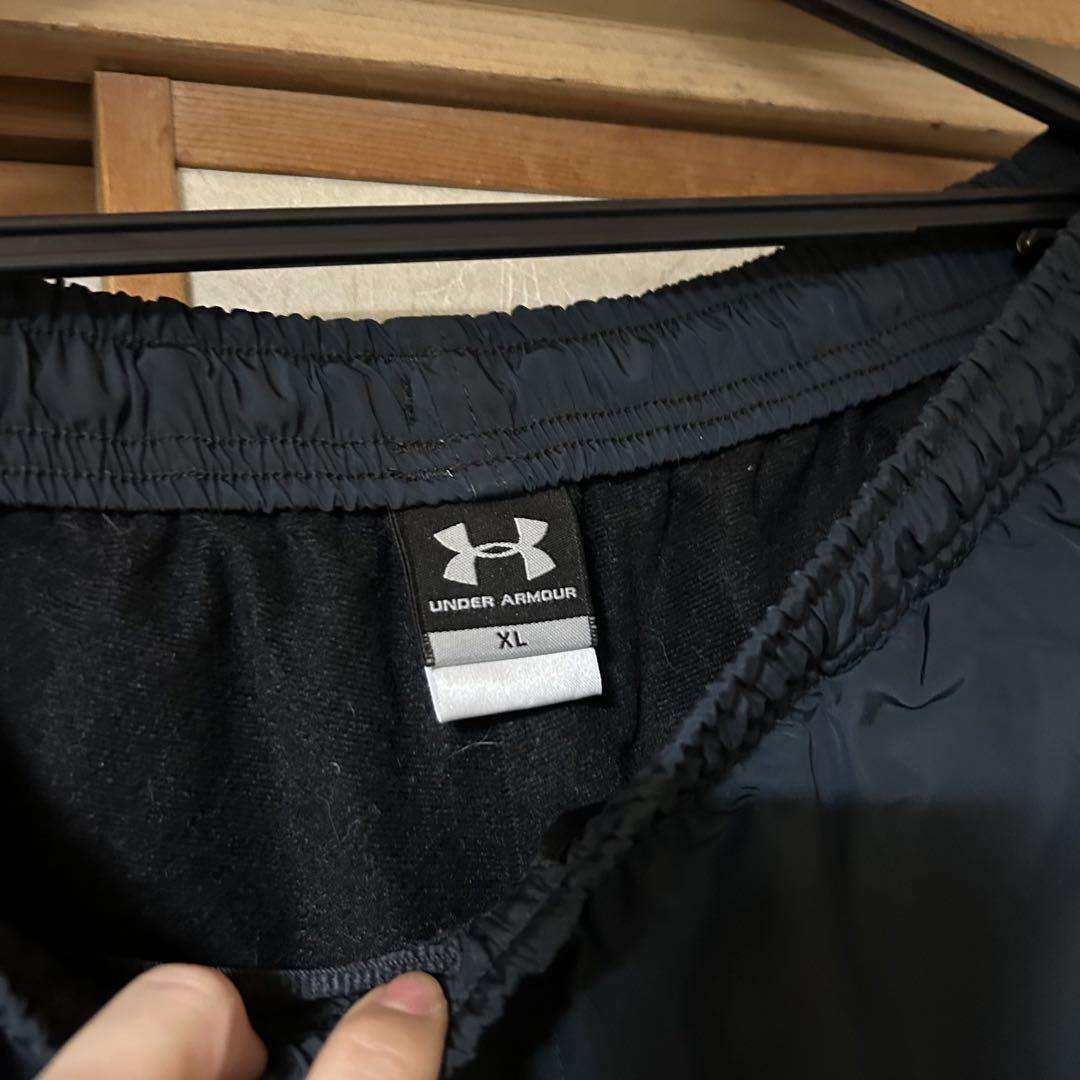 値下げ　Under Armour フルジップジャケット 黒