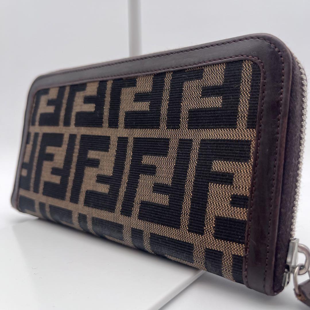 【本物新品保証】 FENDI フェンディ レザー ズッカ ラウンドジップ 長財布 小物