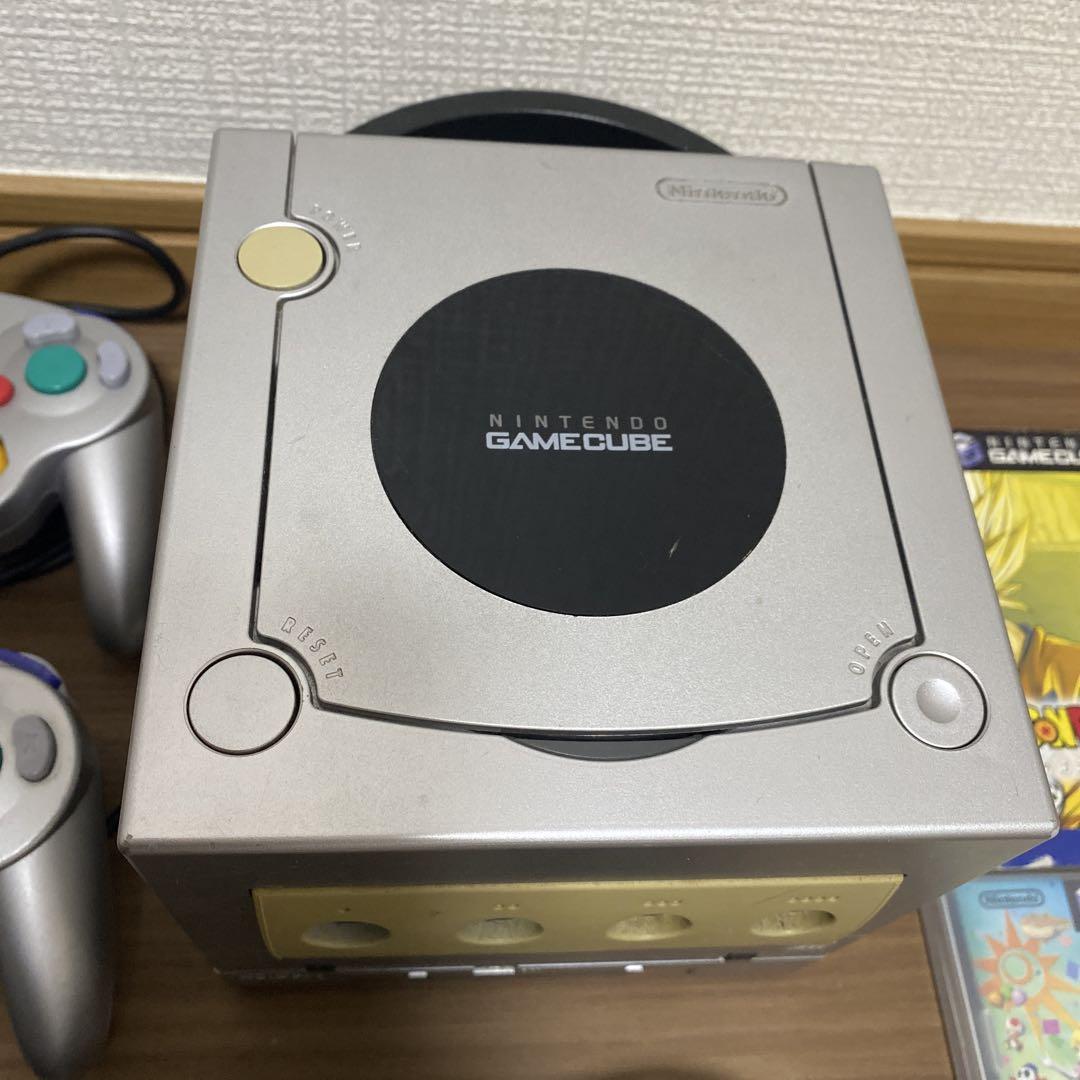 ニンテンドーゲームキューブDOL-001本体