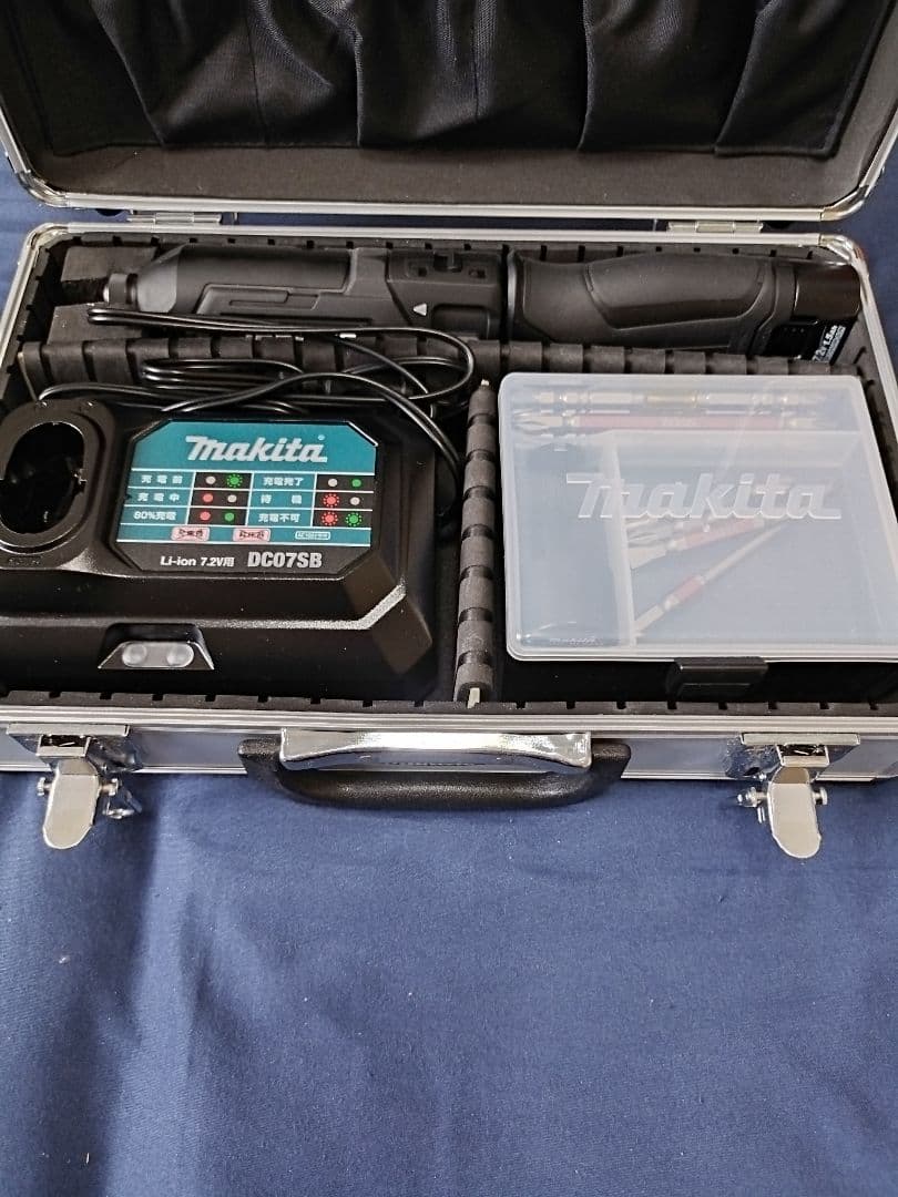 ペンインパクトドライバー TD022DSHX8