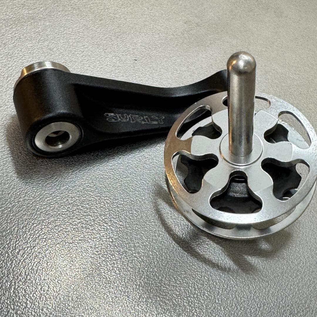 Surly 1X1 SINGLEATOR サーリー テンショナー Surly 1X1 SINGLEATOR サーリー テンショナー – Grumpy Bike Shop