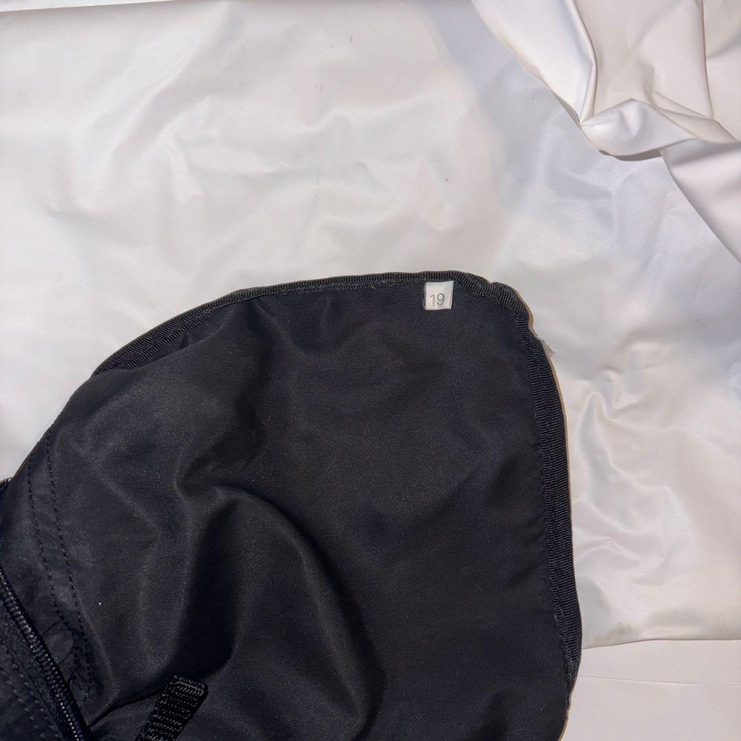 PRADA ブラック ショルダーバッグ PRADA ブラック ショルダーバッグ